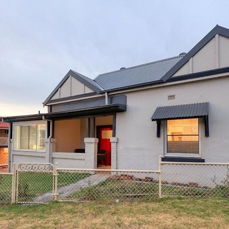Canowindra Riverview Motel Екстер'єр фото
