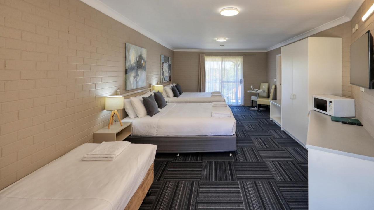 Canowindra Riverview Motel Екстер'єр фото