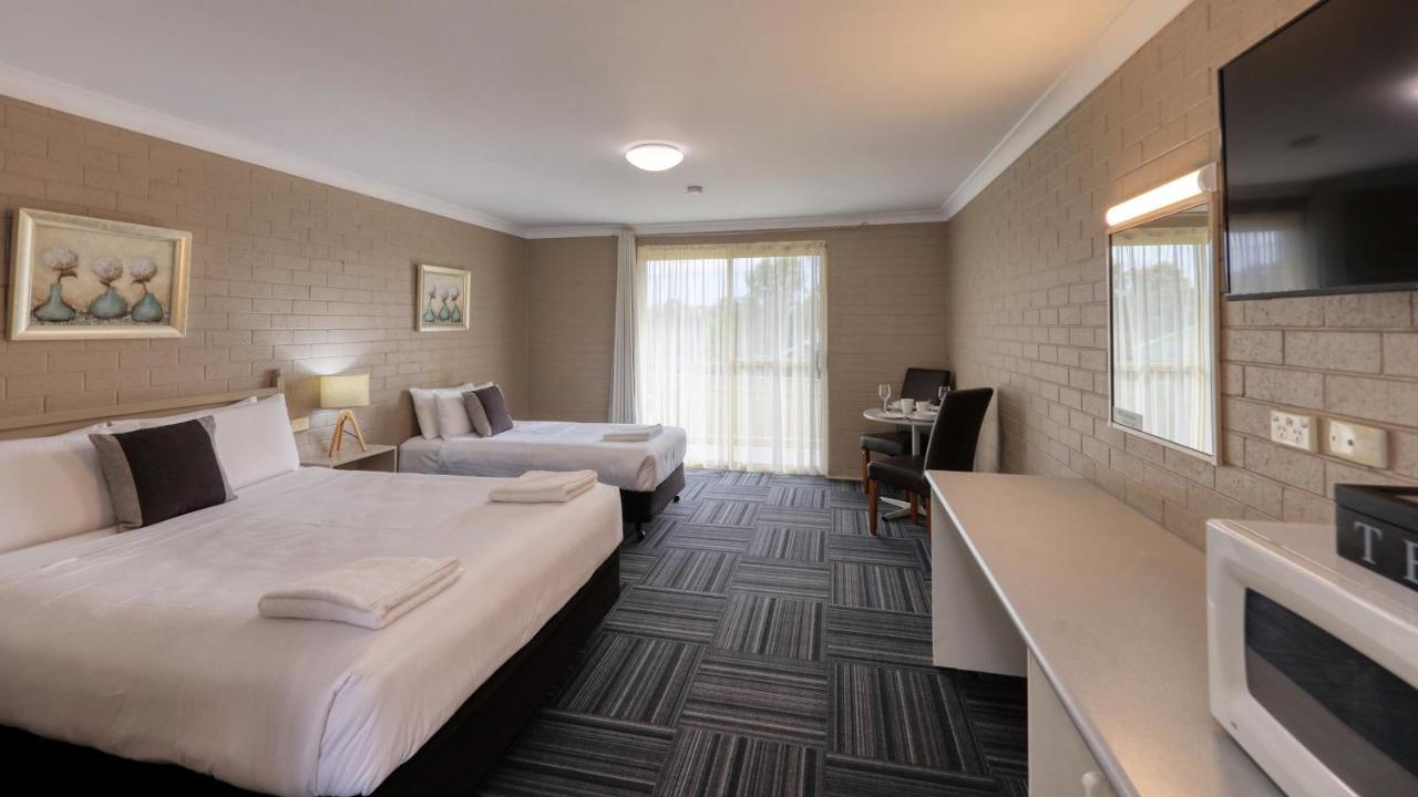Canowindra Riverview Motel Екстер'єр фото