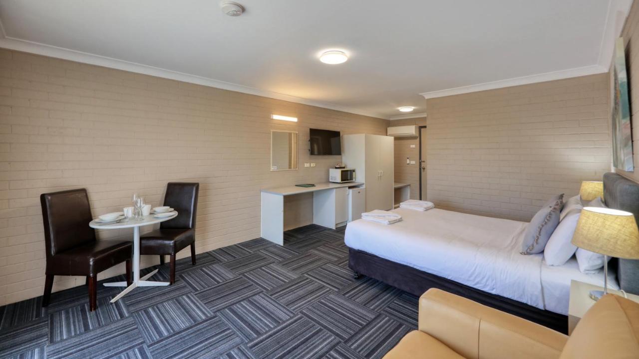 Canowindra Riverview Motel Екстер'єр фото