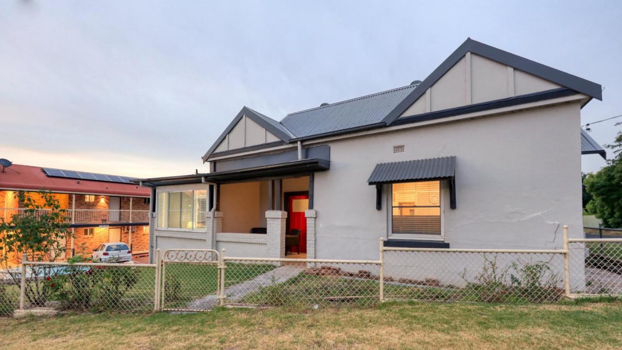 Canowindra Riverview Motel Екстер'єр фото